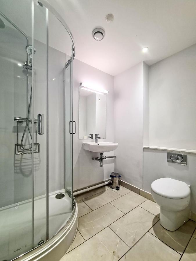 3 Benbow Mews * Londen
