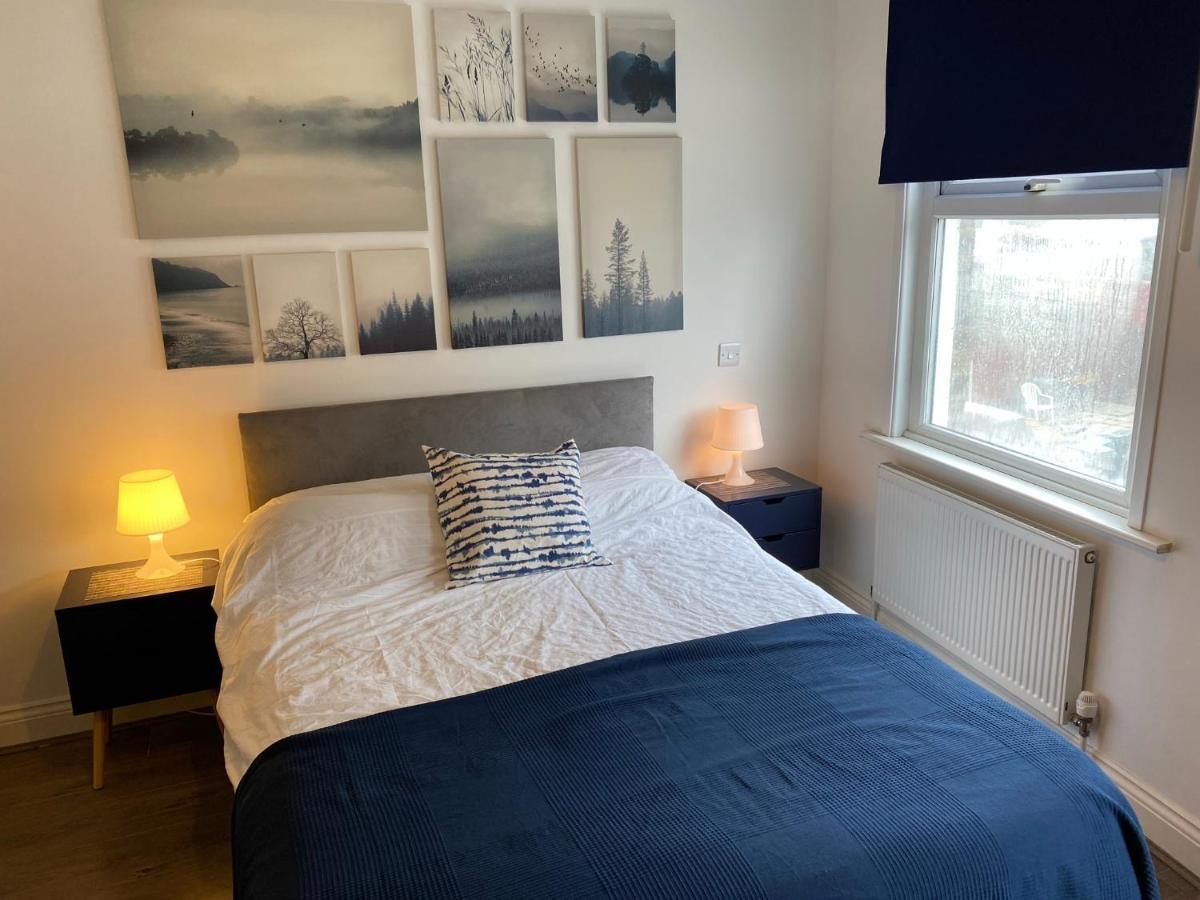 Semesterbostad 35 Mins To London. 3 Bedrooms. 2 Bathrooms With Garden London