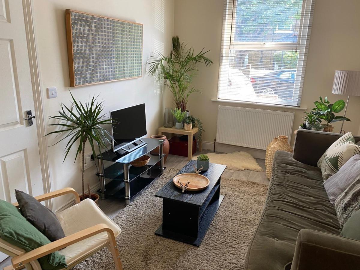 Hébergement de vacances 35 Mins To London. 3 Bedrooms. 2 Bathrooms With Garden Londres