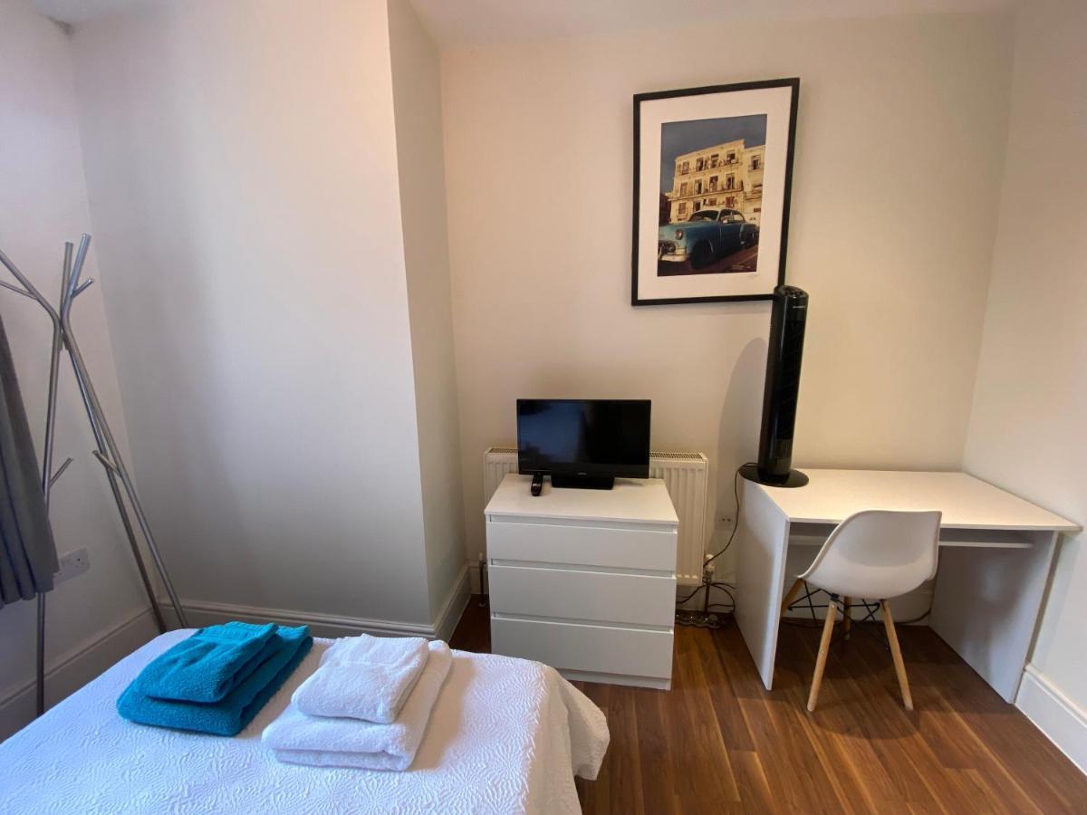 Notting Hill Next Door Bedroom In The Share Flat Gasthof