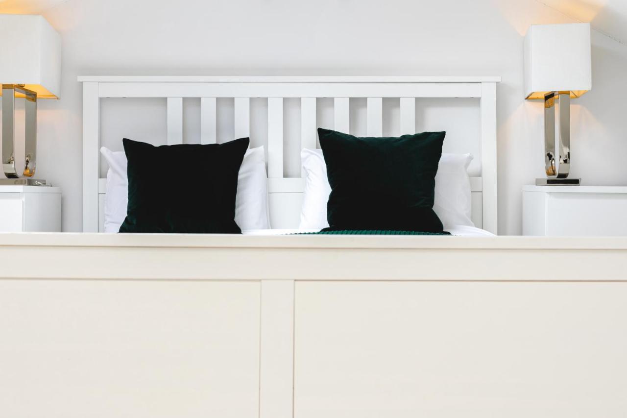 Penthousestays Notting Hill - Chic 2 Bedroom W/ King Beds - Near Portobello Road & Kensington High Street Lejlighed London