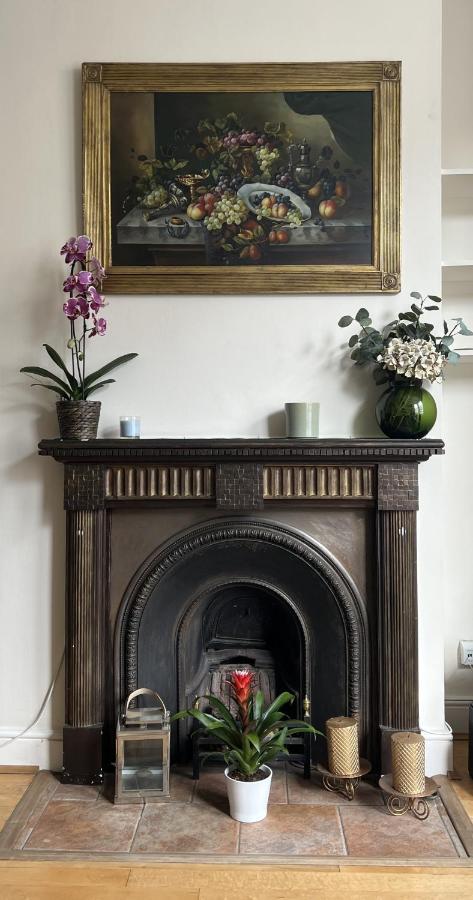 Double Bedroom With En-suite Bathroom In Chelsea - - Share Alloggio in famiglia *