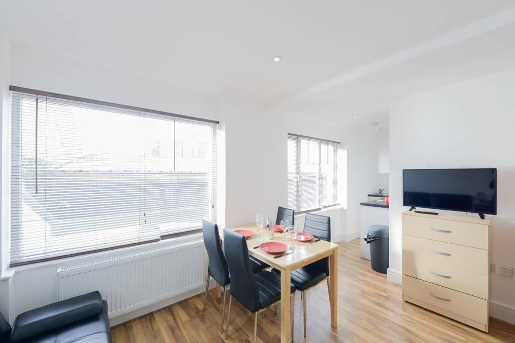 Sparrow 5 * London