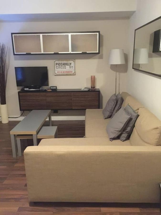 Stylish Studio Near Notting Hill Station! Appartamento Londra