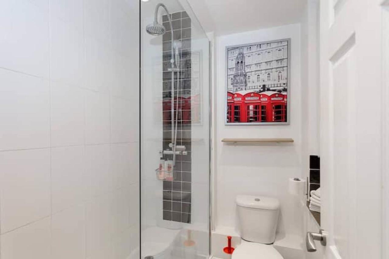Stylish Studio Near Notting Hill Station! Appartamento Londra