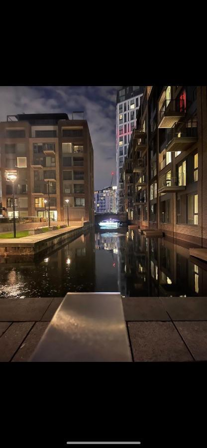 Chelsea Riverside Morden, Chic One Bed Appartement Londres