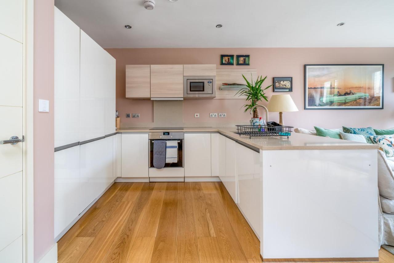 Appartement Superb Artist Flat With Free Parking By Portobello Londen