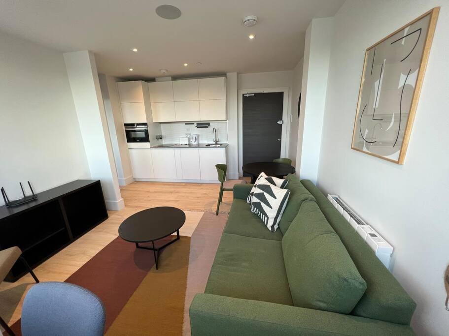 1 Double Bed Apartament With Gym, Cinema And Pool Table In Front Of The Wembley Stadium Lejlighed London