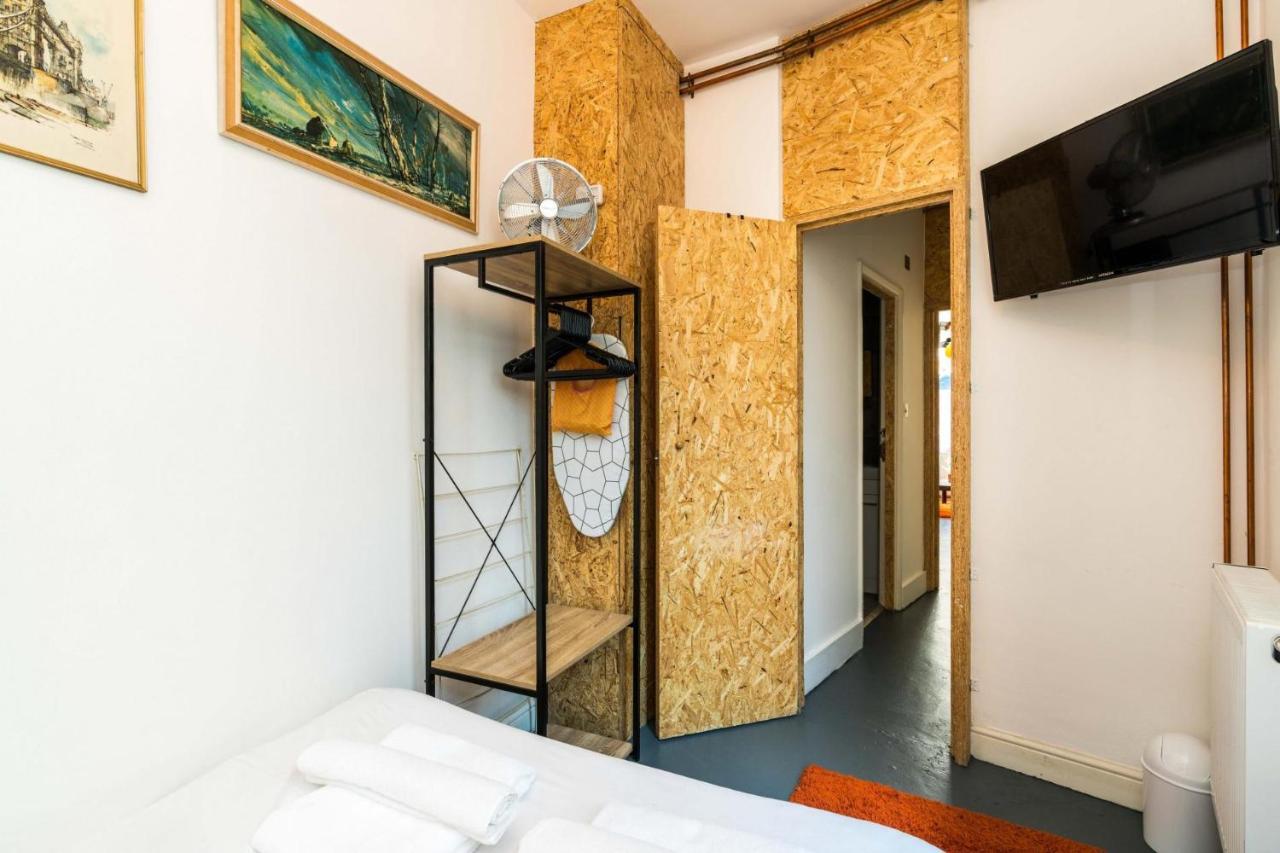 1 Bedroom House With An Edge In King Cross Holiday home