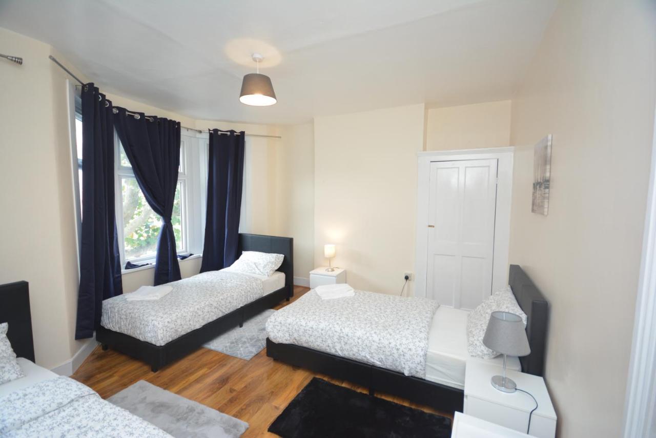 Hébergement de vacances Cheerful 3 Bedroom In Greater *