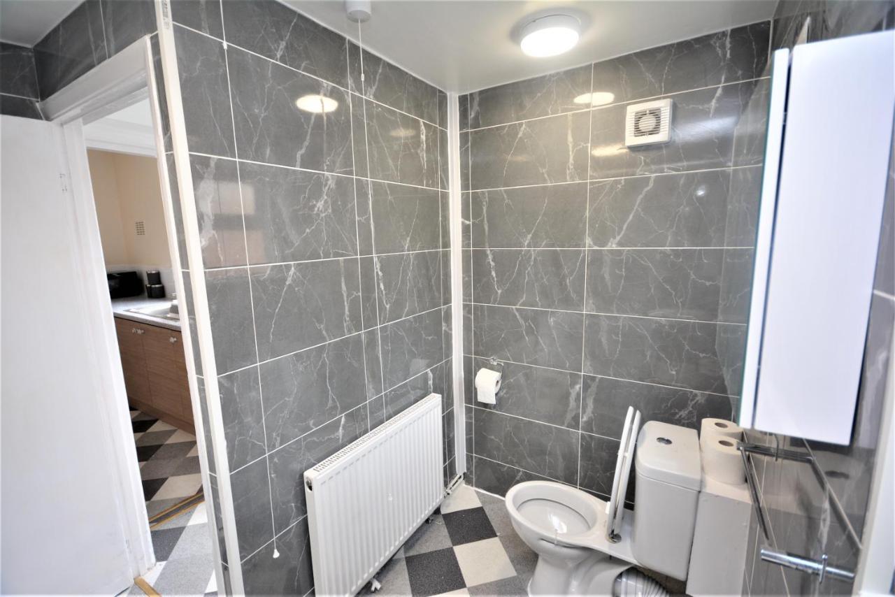 Cheerful 3 Bedroom In Greater Hébergement de vacances