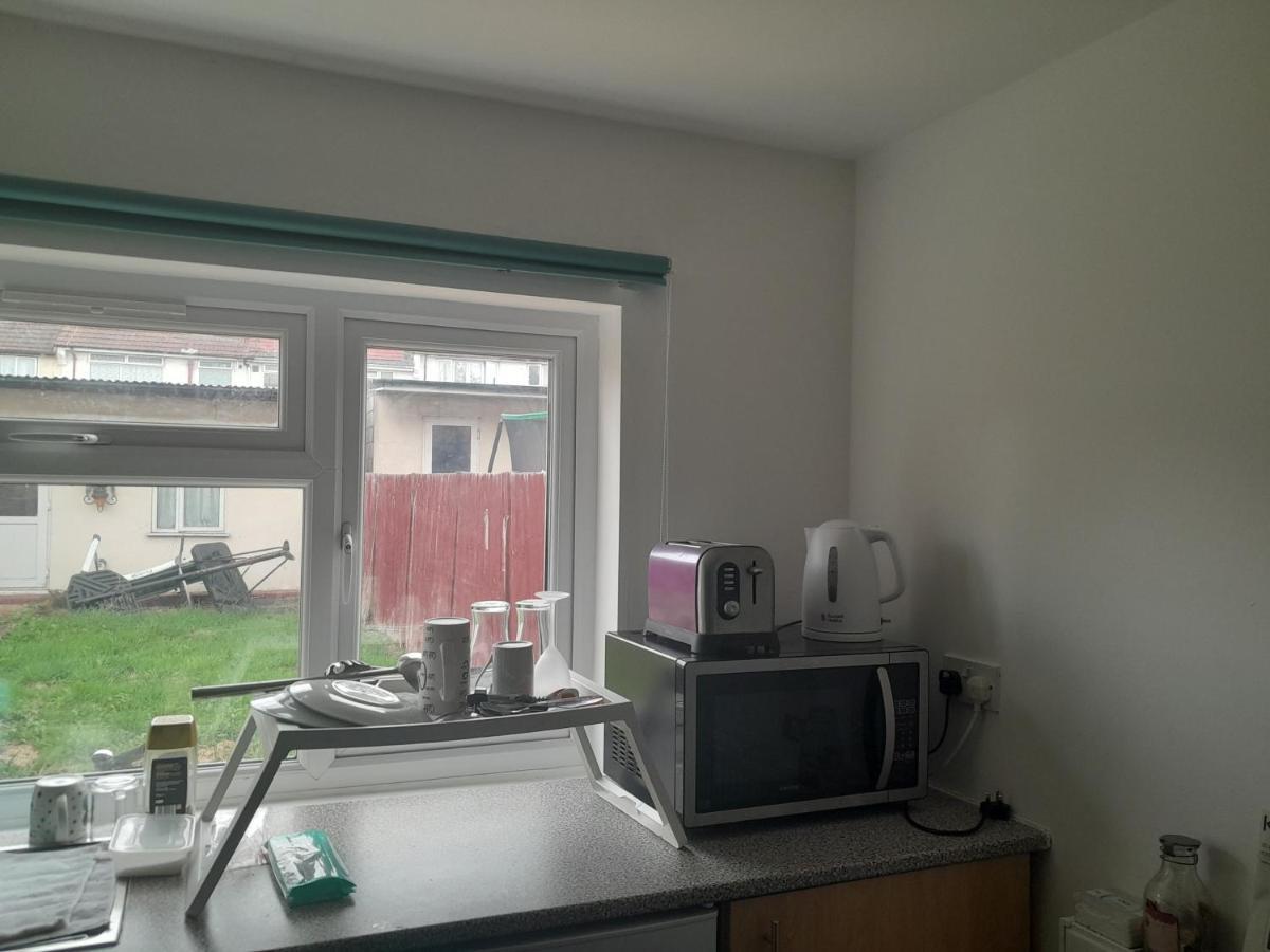 Lägenhet Lovely 1-bed Studio In London