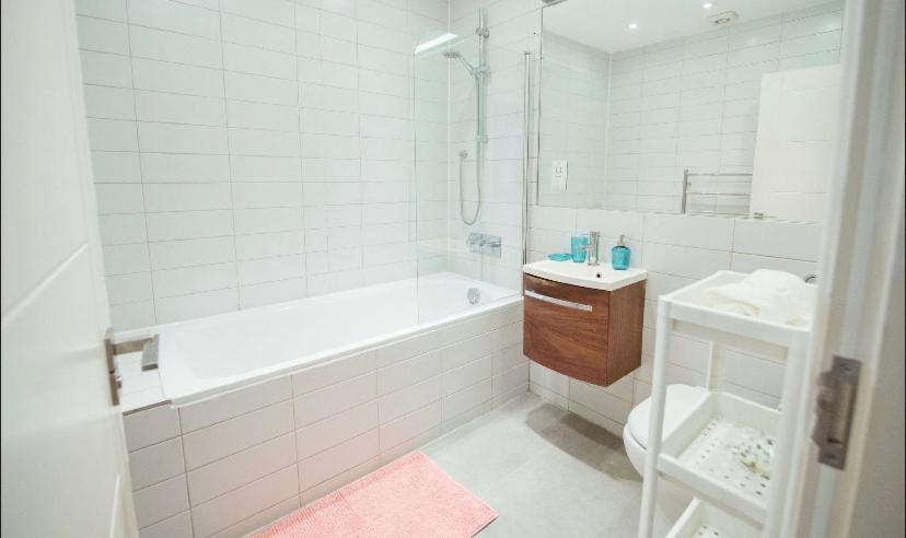 Fantastic 3 Bedrooms Flat In Euston Zone 1 Leilighet London