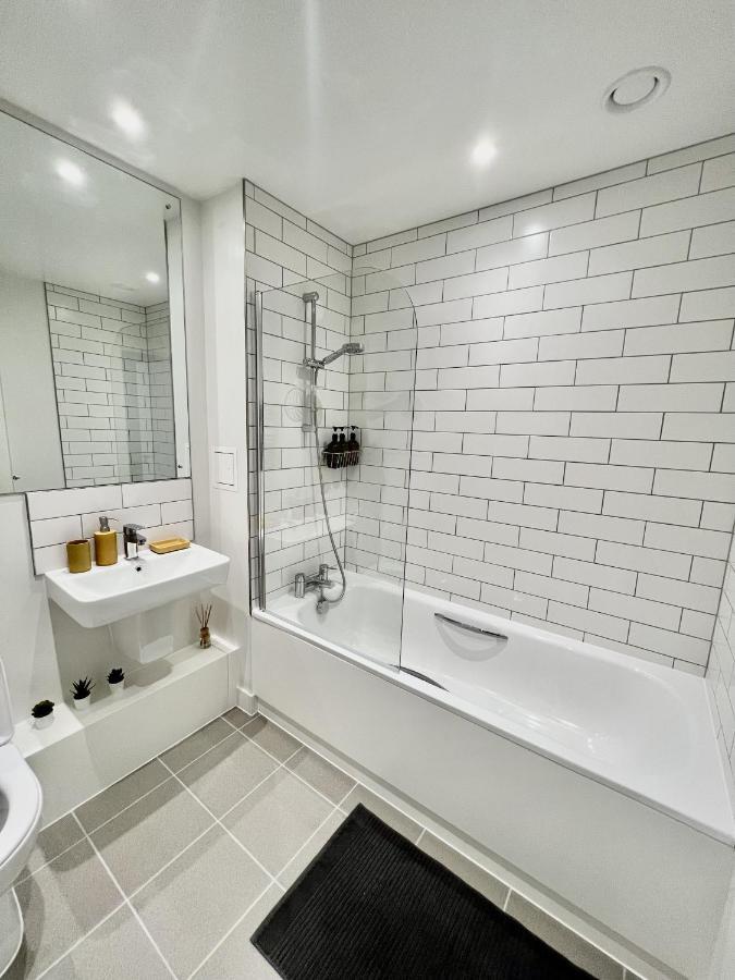 Modern In Shepherds Bush Near Westfield Apartment