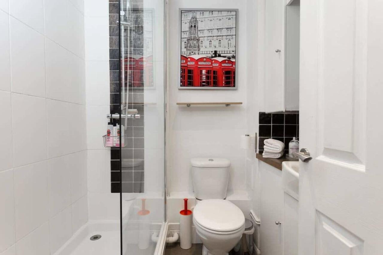 Stylish Studio Near Notting Hill Station! * Londra