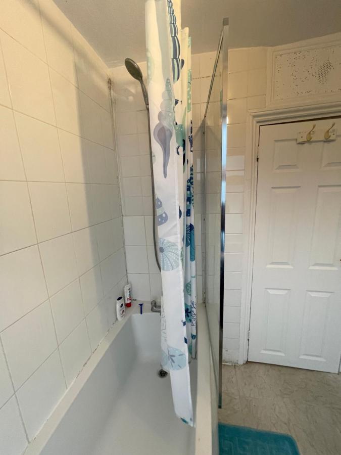 Elmdene Road - Large * London