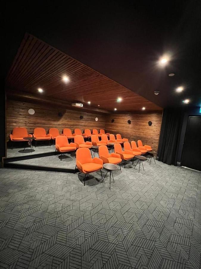 Lejlighed 1 Double Bed Apartament With Gym, Cinema And Pool Table In Front Of The Wembley Stadium