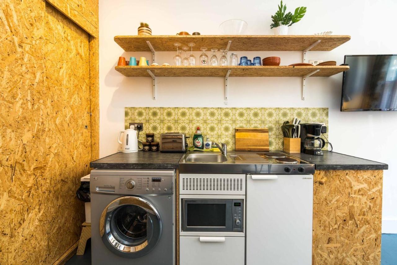 1 Bedroom House With An Edge In King Cross Holiday home London