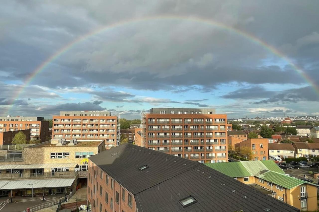 Stylish And Chic 1 Bedroom In Canning Town Lägenhet *