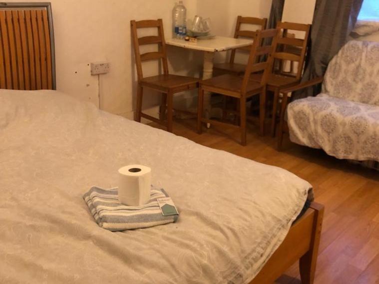 Private In 3 Bedroom Flat!! Londen