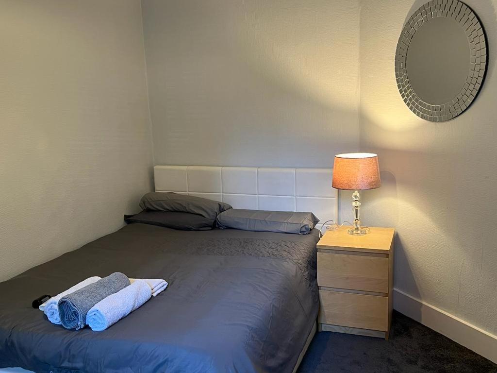 Complete One Bedroom Flat In Chiswick London, Fully Furnished * London