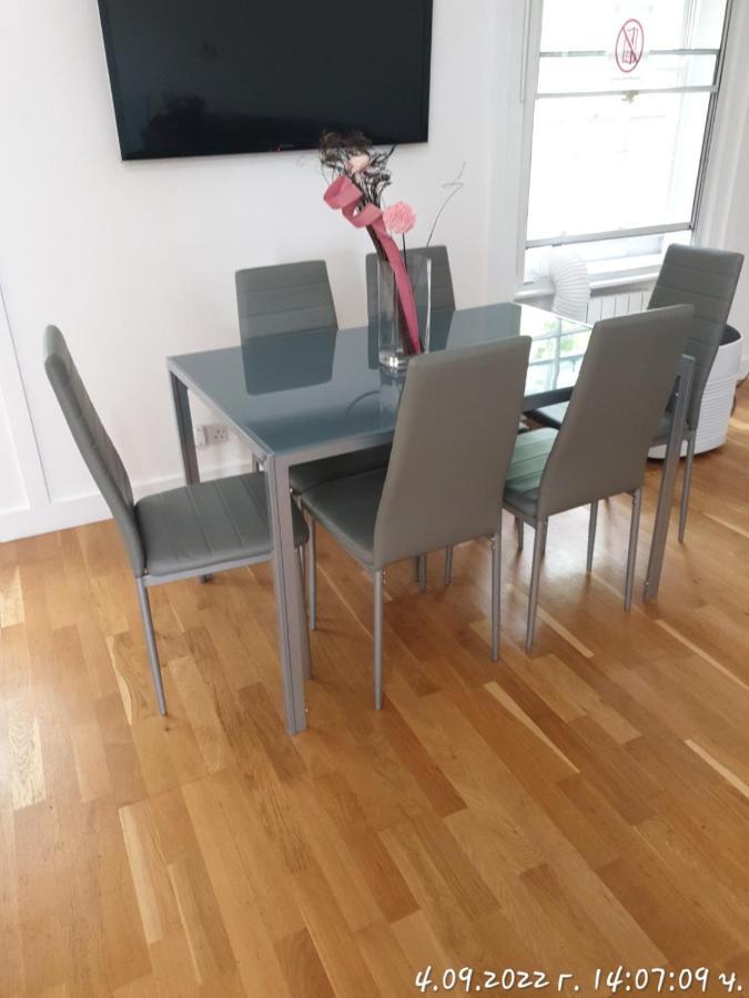 Lägenhet Beautiful 1 Bedroom Penthouse Flat London