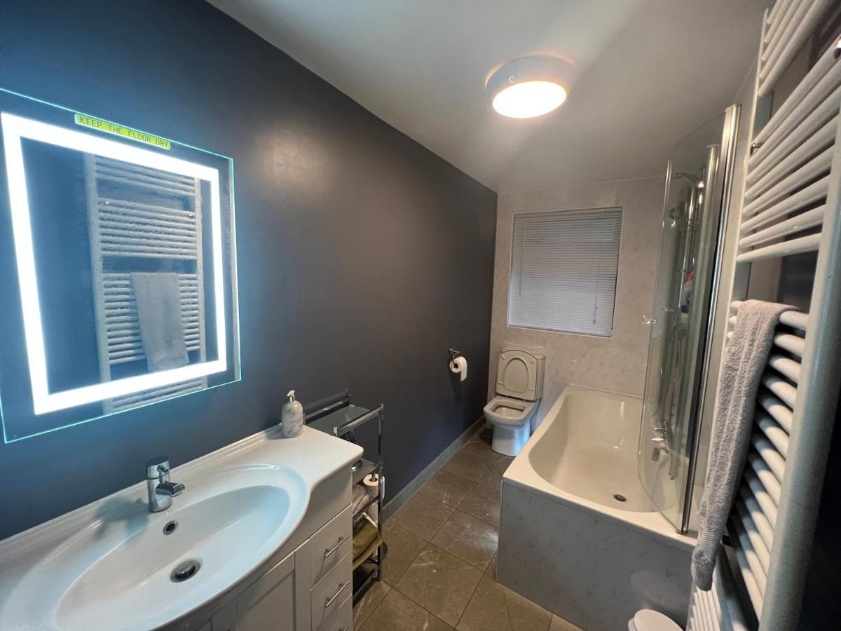 Entire Luxury 4 Bedroom Victorian House With 2 En-suite - Forest Hill, Appartement