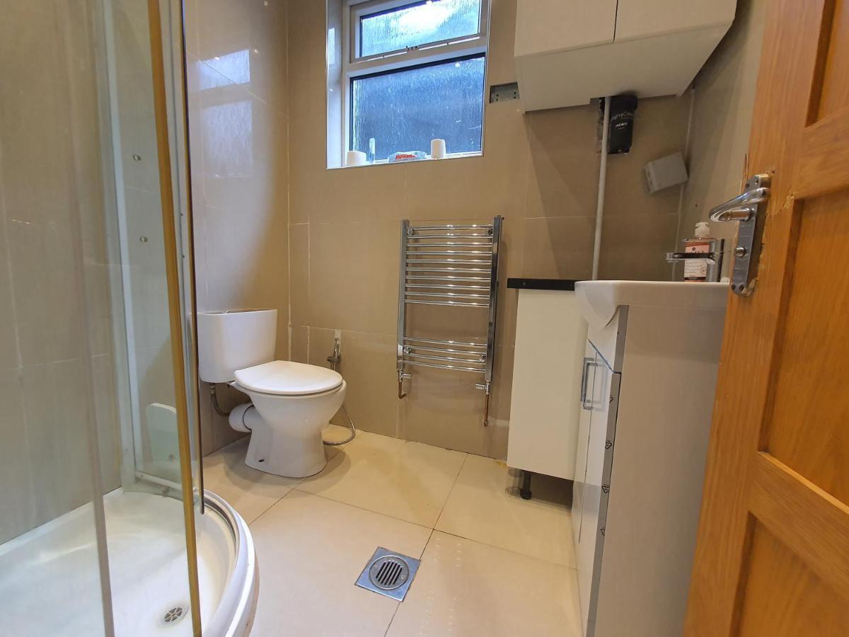 Gæstehus Private Room- Direct Travel Central/ Heathrow
