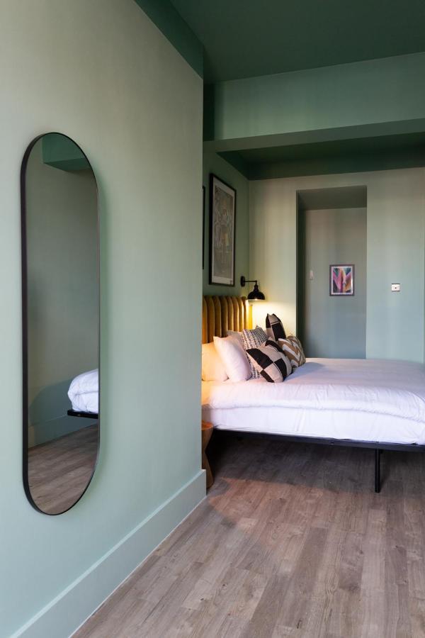 Your I Brixton Apartment London