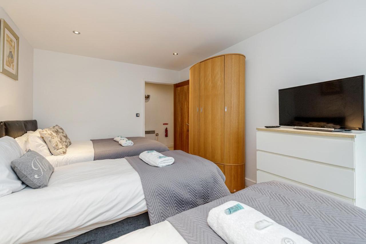 Premium Excel 3 & 2 Bedrooms * London