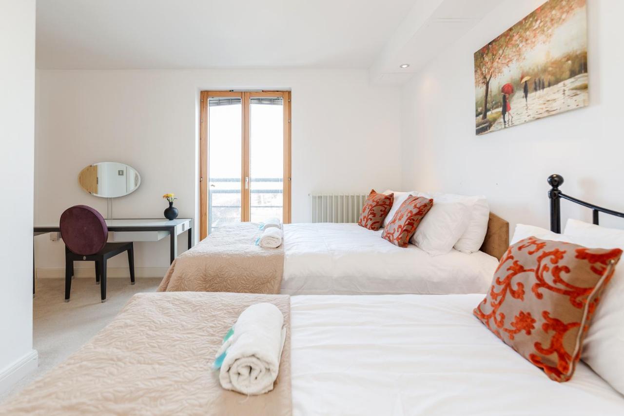 Premium Excel 3 & 2 Bedrooms * London