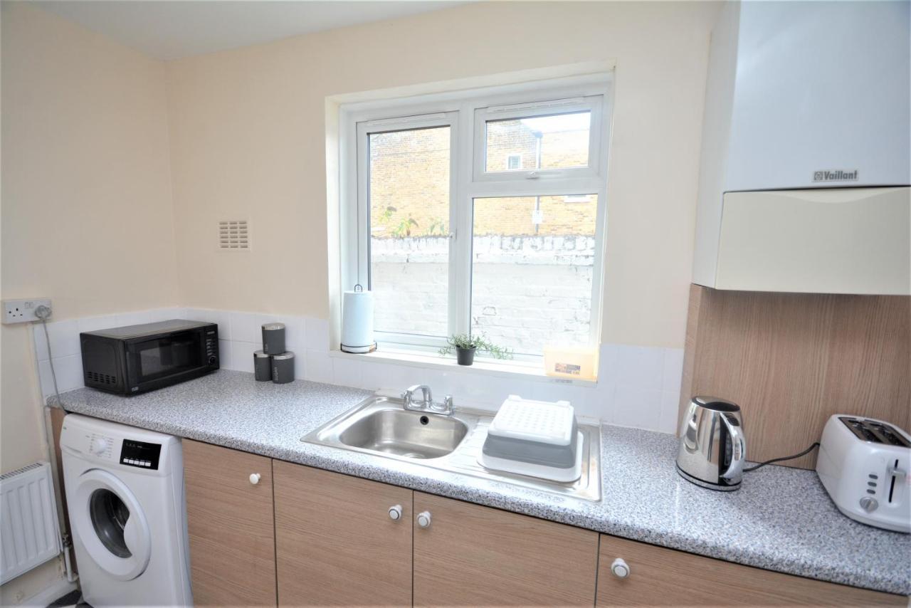 Cheerful 3 Bedroom In Greater *