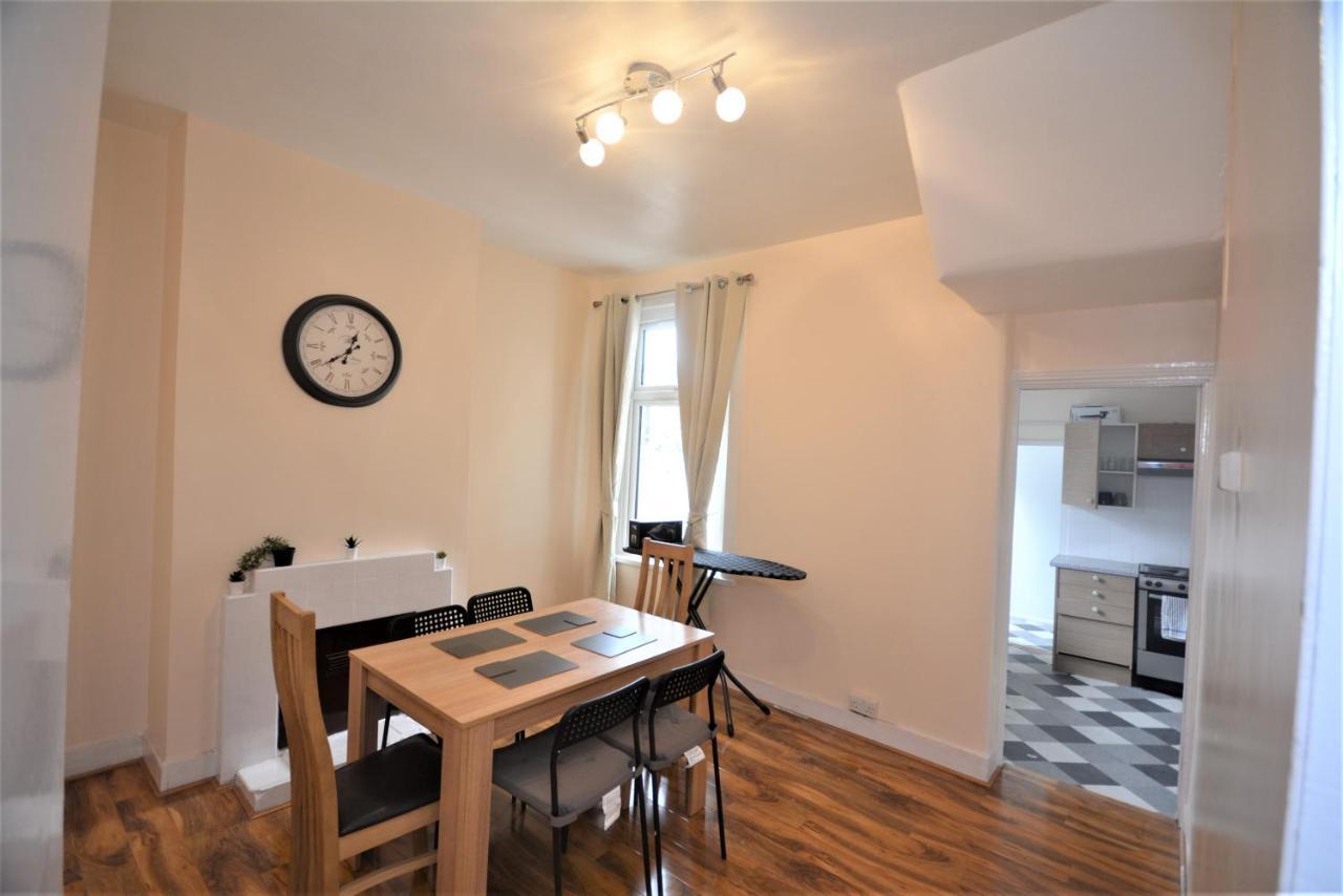 Hébergement de vacances Cheerful 3 Bedroom In Greater Londres