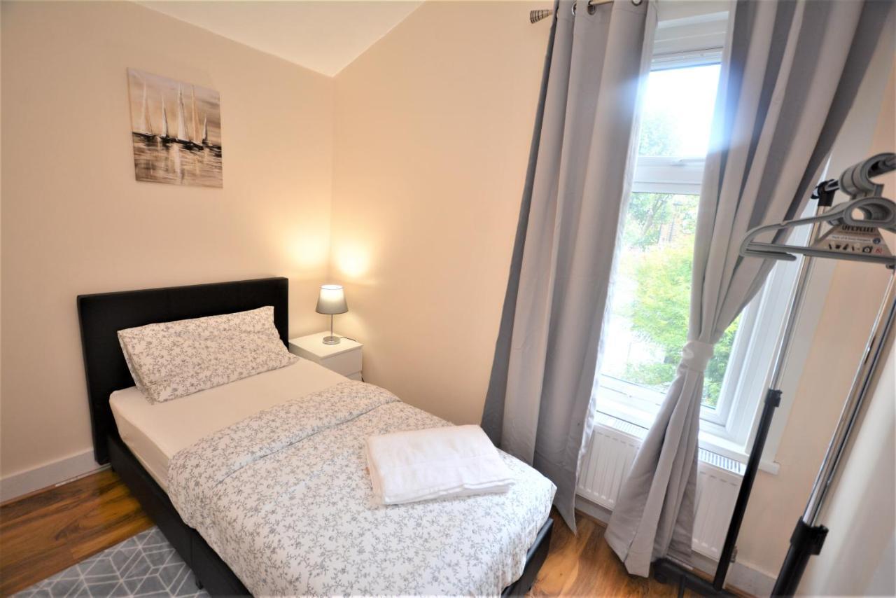 Hébergement de vacances Cheerful 3 Bedroom In Greater