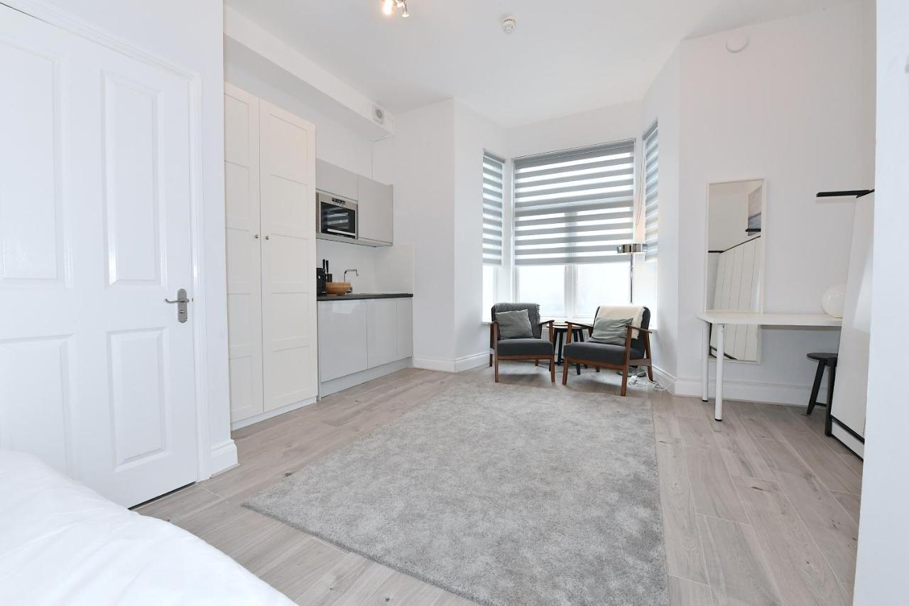 Very Close To Line Underground Shepherds Bush And Westfield Newly Refurbished Leilighet London