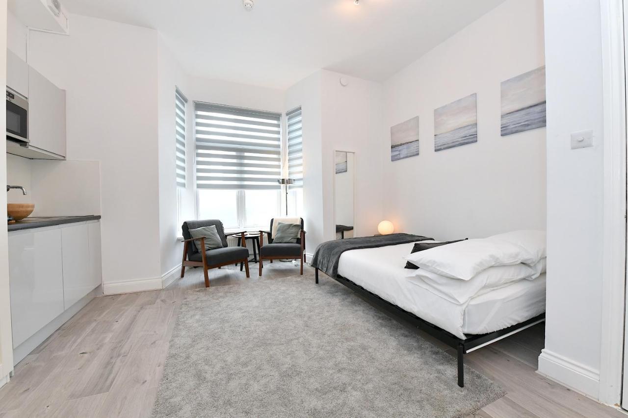 Apartment Very Close To Line Underground Shepherds Bush And Westfield Newly Refurbished