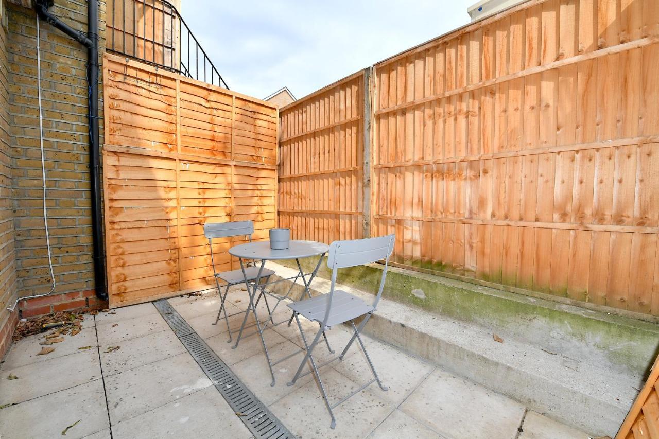 Very Close To Line Underground Shepherds Bush And Westfield Newly Refurbished Leilighet London