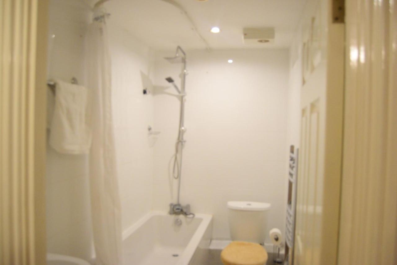 Remarkable 2-bedroom With An Ensite London