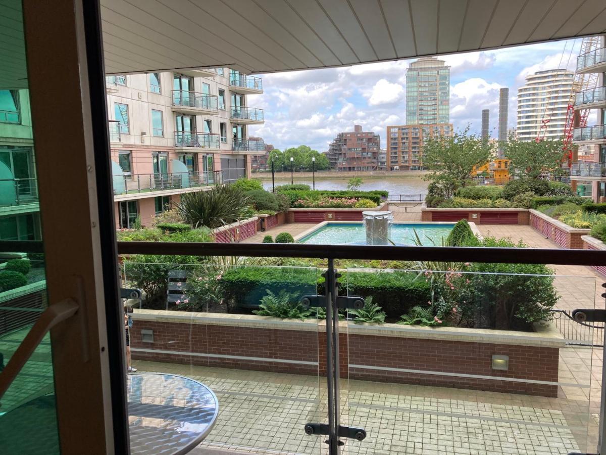 St George Wharf Apartment *
