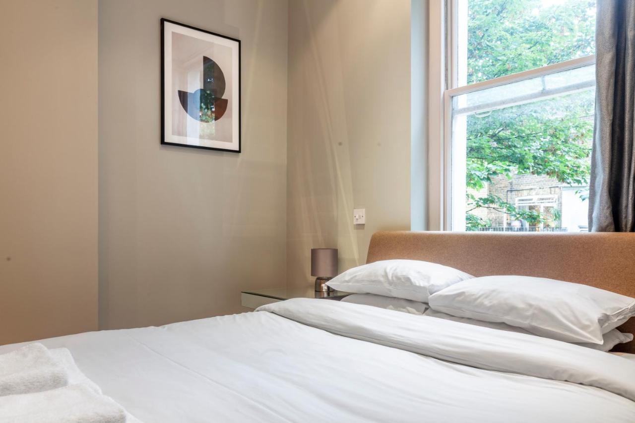 Bright & Spacious 1bdr Apt Near Lakeside Road Londen