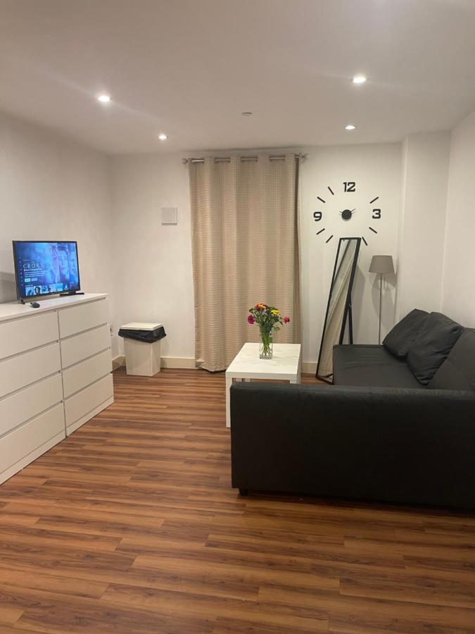 Lovely Luxury 1-bed In Wembley *