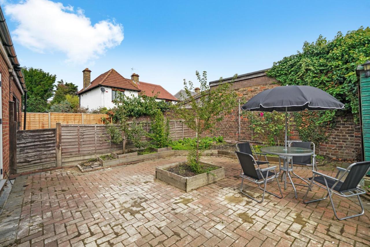 Cosy Heathrow - Parking - Garden Lägenhet