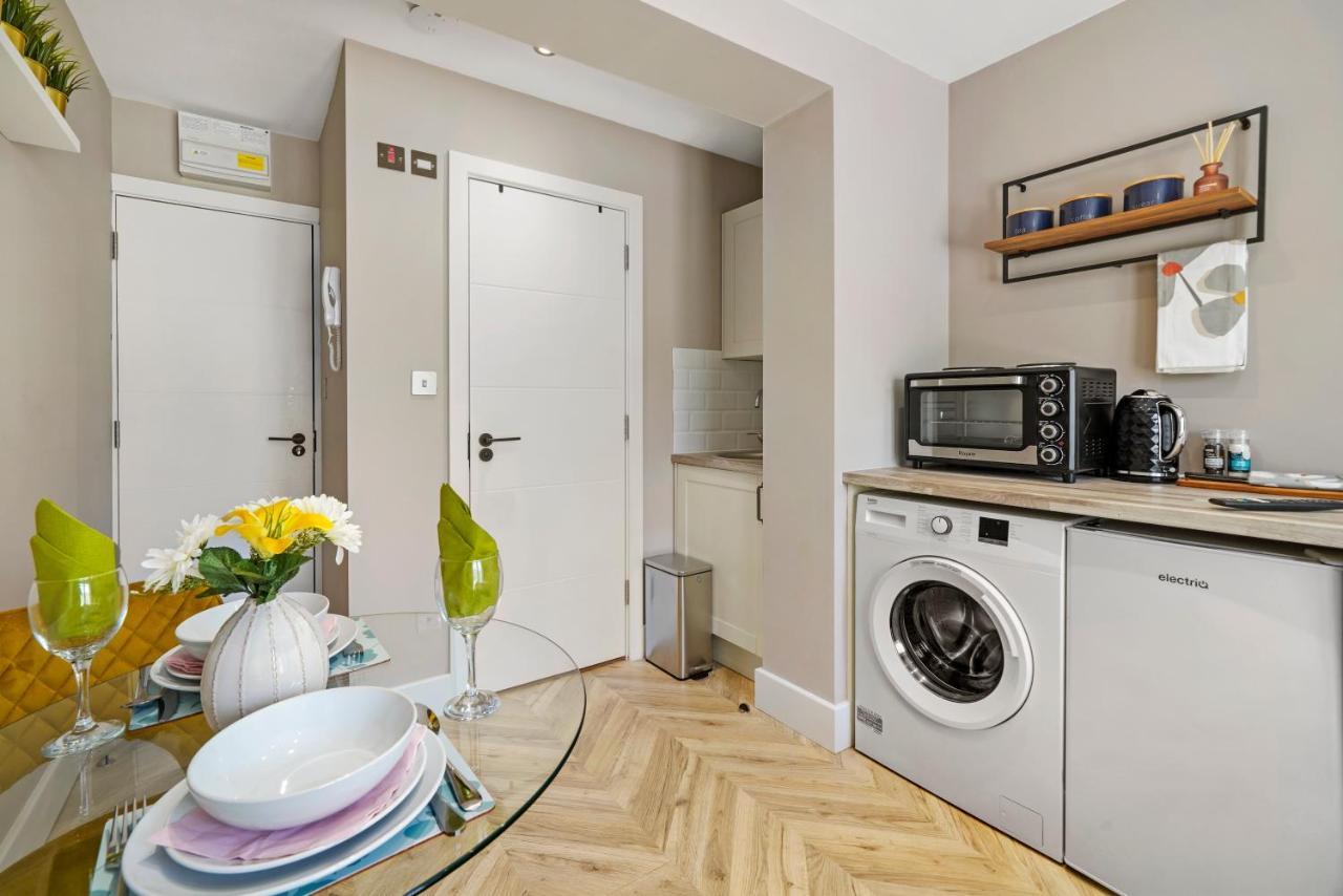 Cosy Heathrow - Parking - Garden Lägenhet London