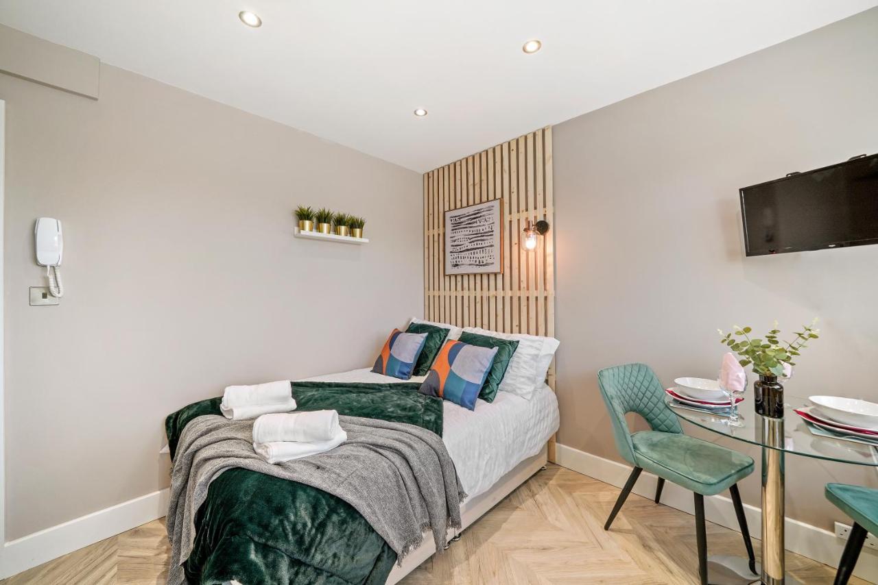 Cosy Heathrow - Parking - Garden Lägenhet London