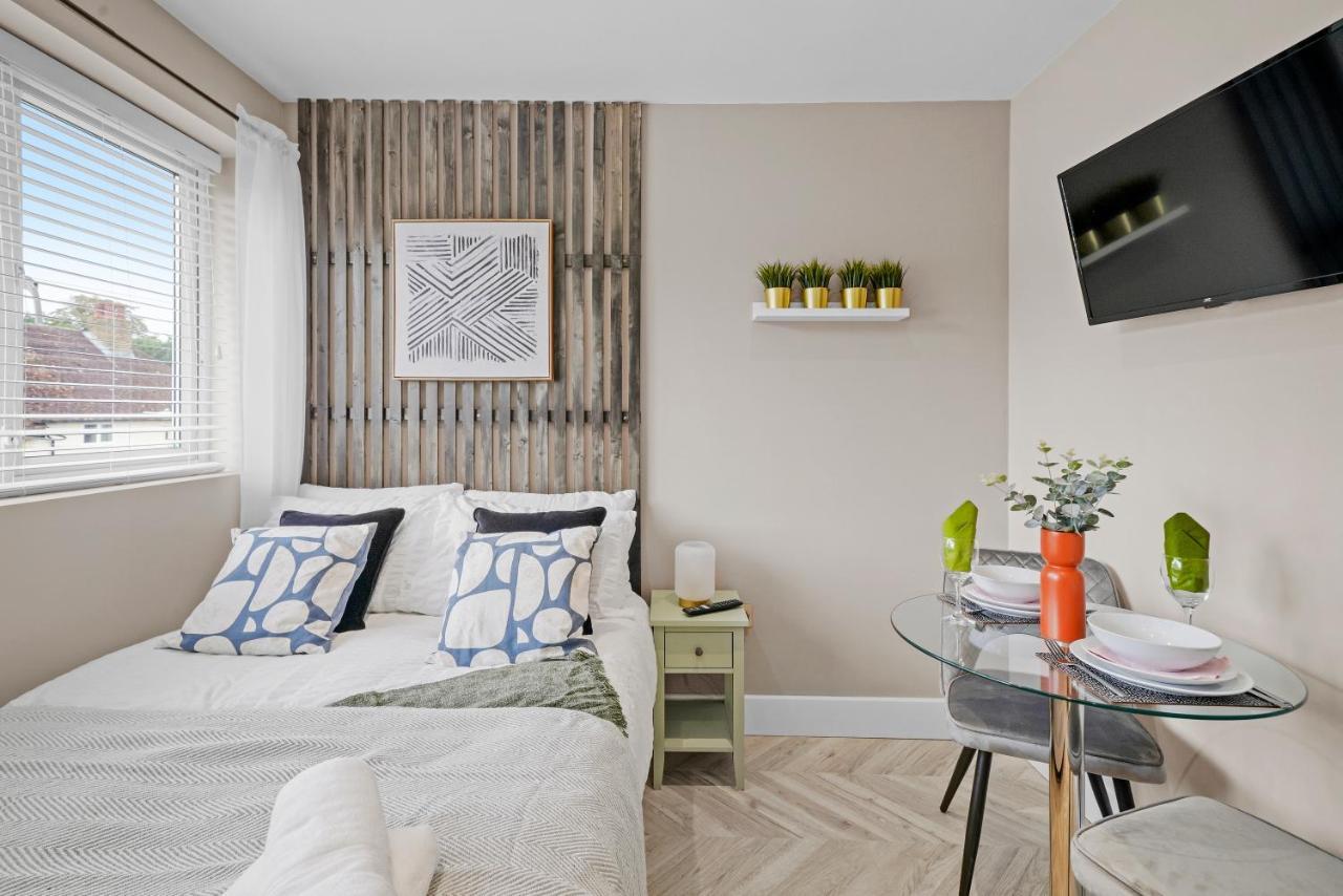 Cosy Heathrow - Parking - Garden Lägenhet London