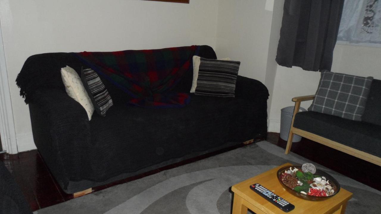 Bubblesbnb 7 Bedroom House, 16 Beds, Sleeps 22 Feriehus *