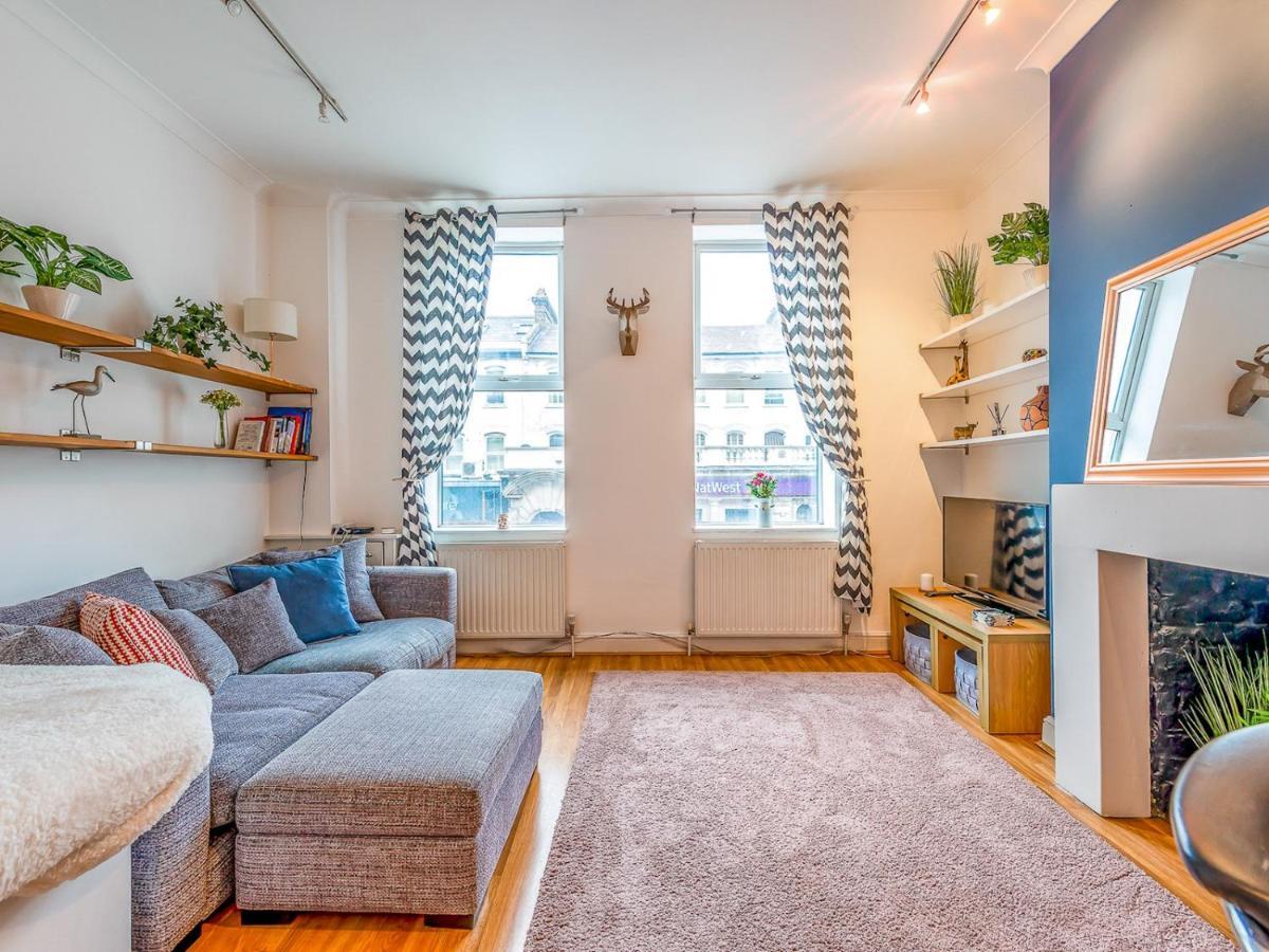 Pass The Keys Balham Modern Cosy Apartment London