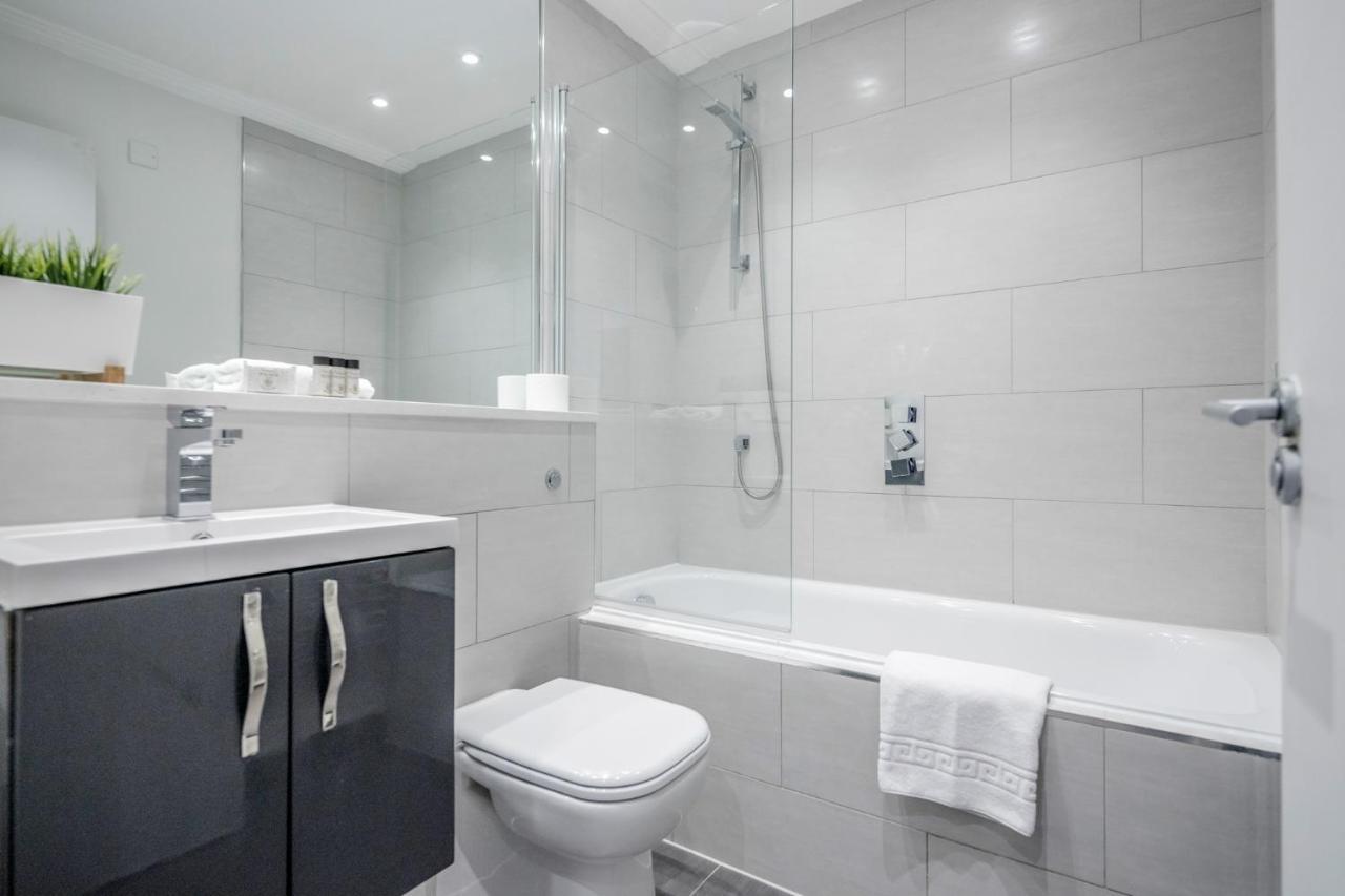Roomspace Serviced - River House * London