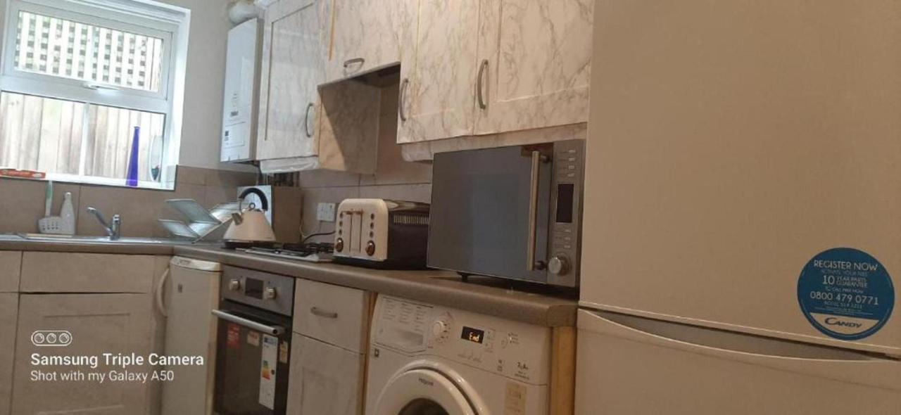 Remarkable 2-bedroom With An Ensite Apartment *