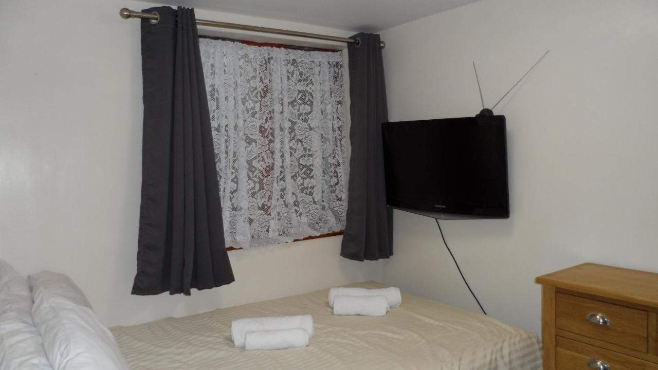 Bubblesbnb 7 Bedroom House, 16 Beds, Sleeps 22 Feriehus *